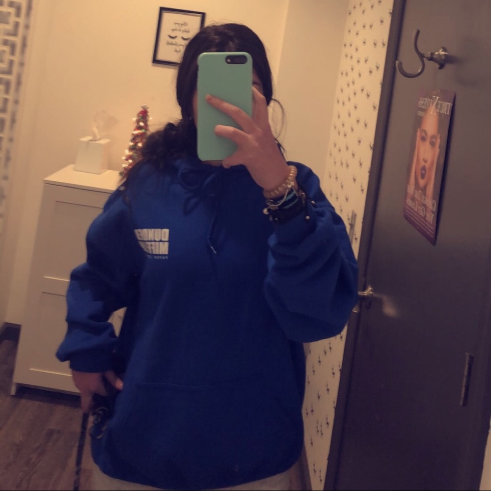 sweatshirt